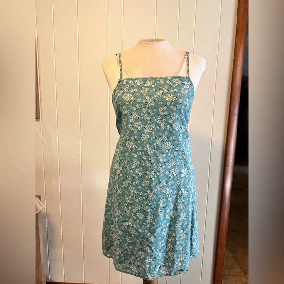 Tie back Floral Print Shift Dress - Picture 1 of 4
